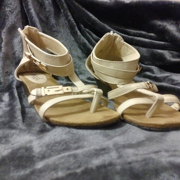 Sandals - Picture 3 of 3